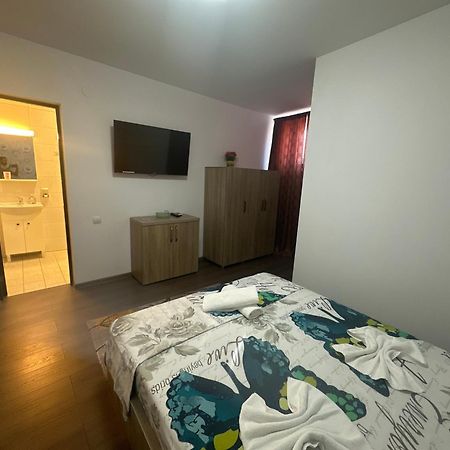 Hotel Casa Clau Orszowa Zewnętrze zdjęcie