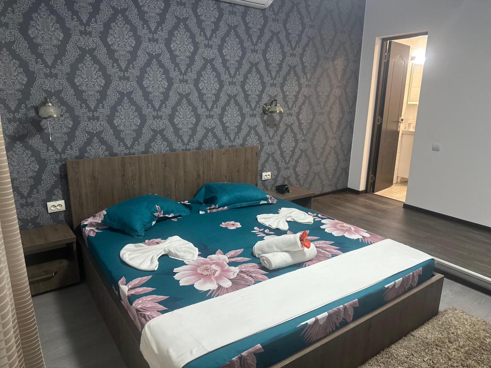 Hotel Casa Clau Orszowa Zewnętrze zdjęcie