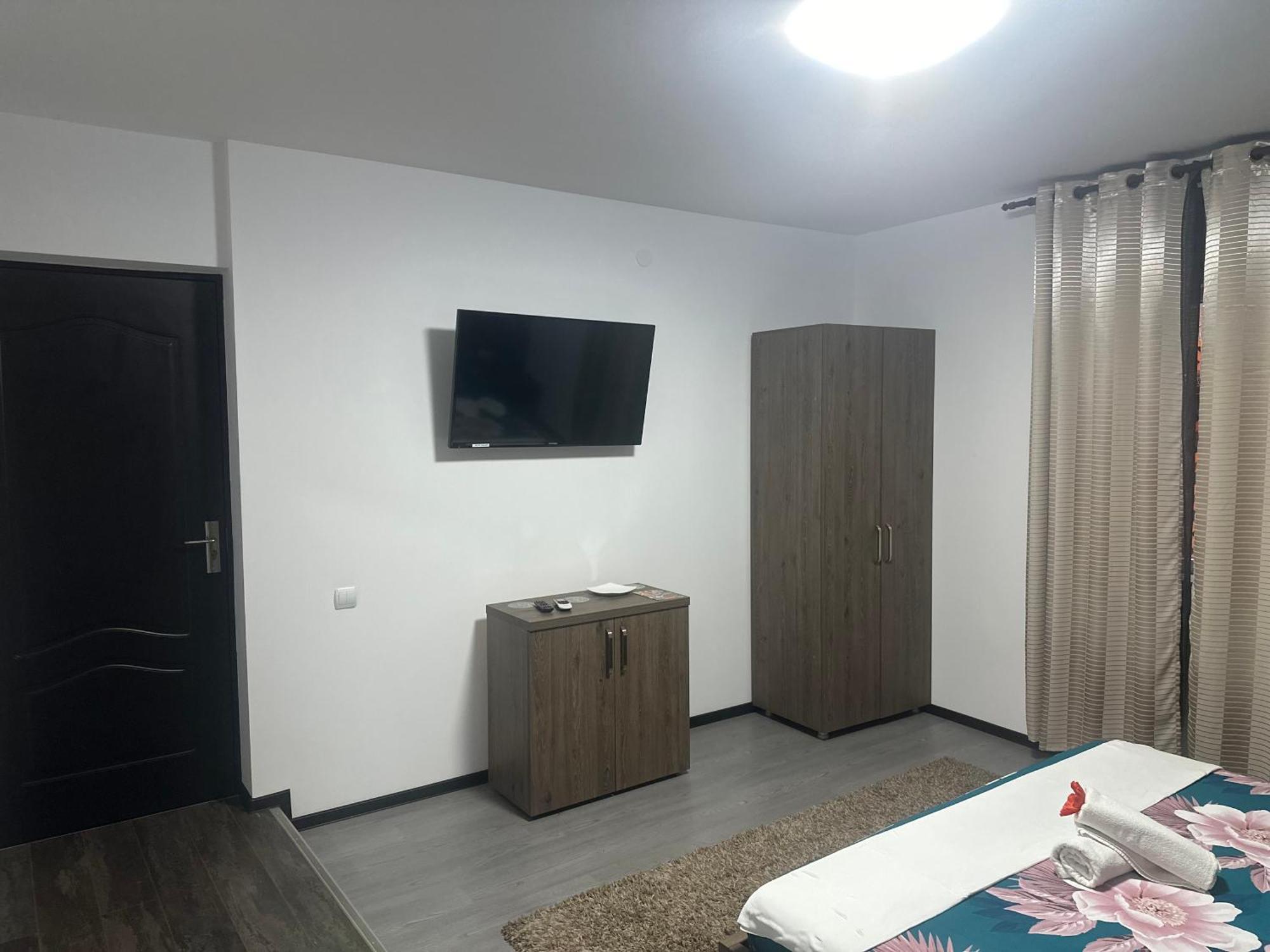 Hotel Casa Clau Orszowa Zewnętrze zdjęcie