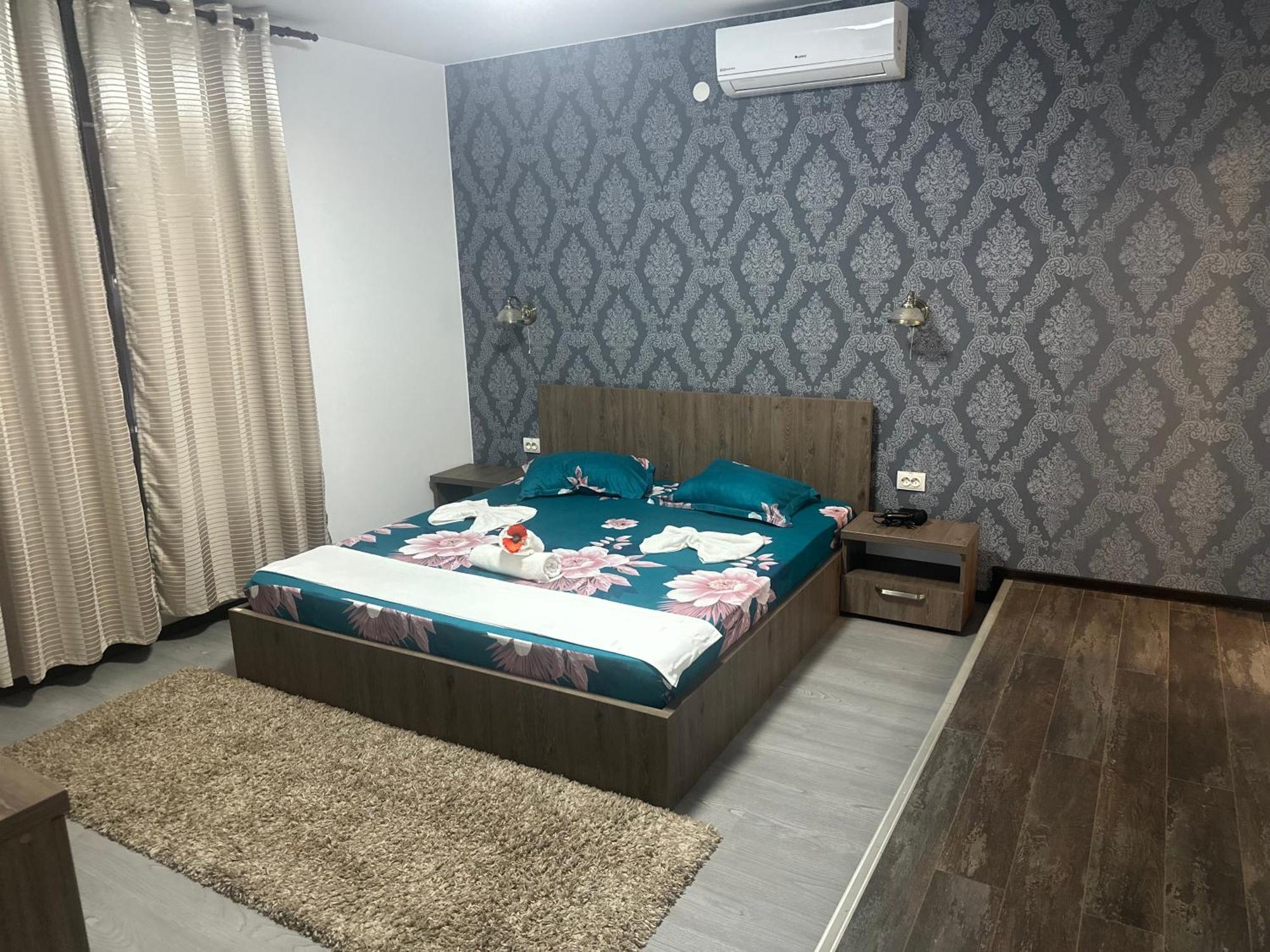 Hotel Casa Clau Orszowa Zewnętrze zdjęcie