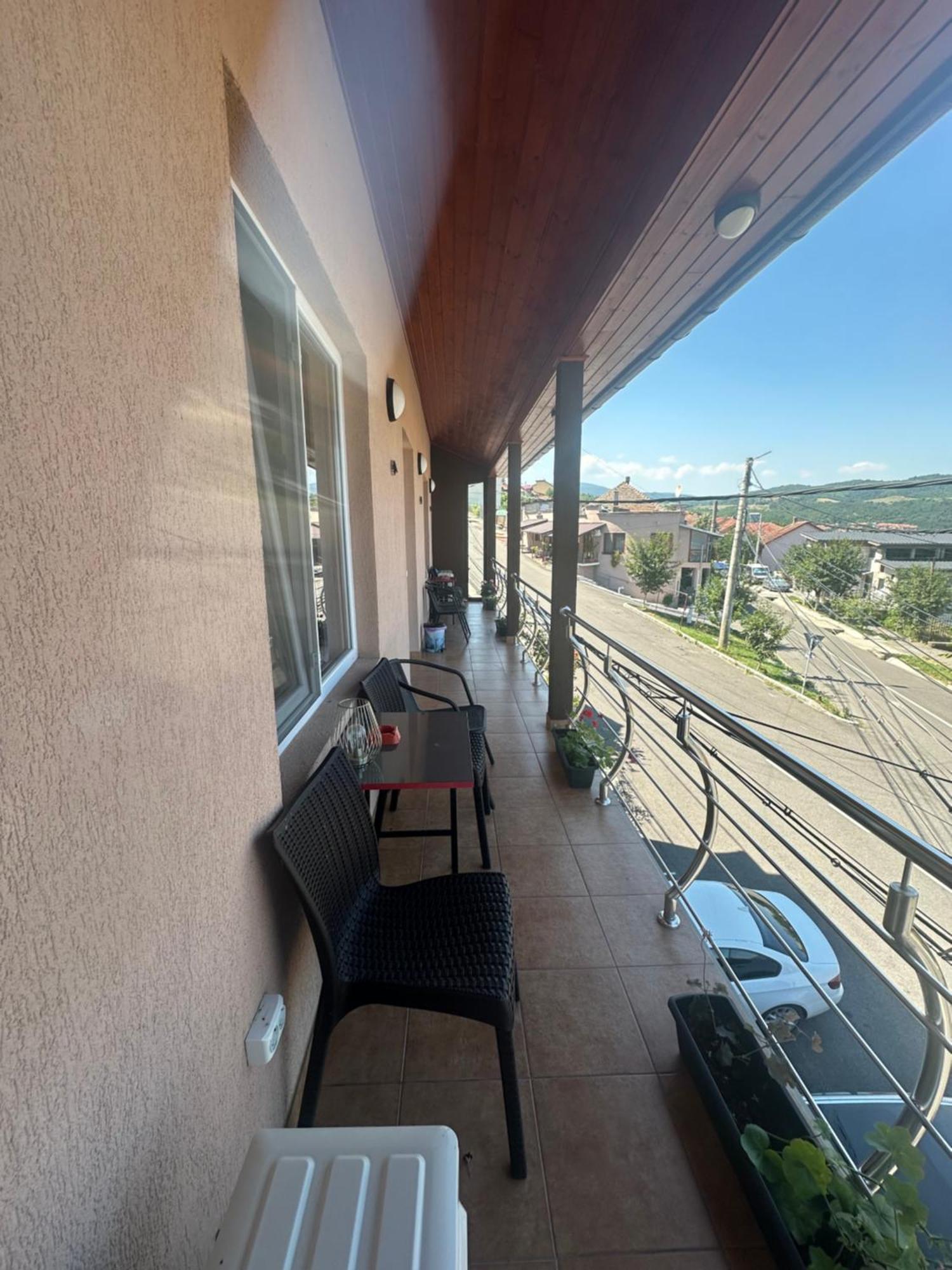 Hotel Casa Clau Orszowa Zewnętrze zdjęcie
